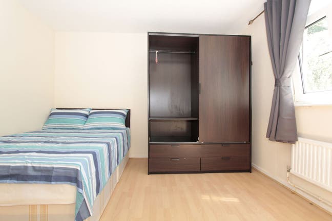 2x doubles minutes walk from Plaistow station Main Photo