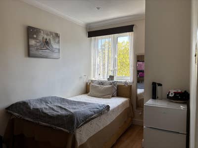 🏡 Bright Double Room in Zone 1  Main Photo