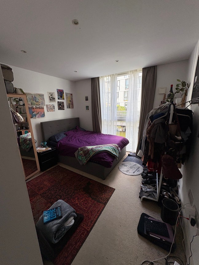 Spacious Room in Central East London! Main Photo