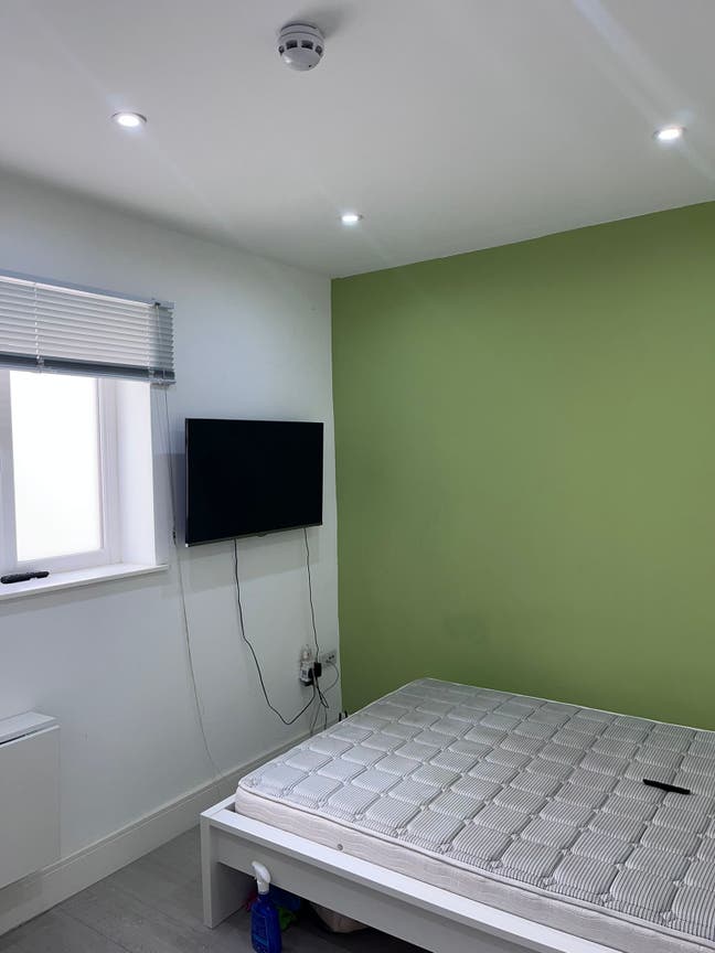 Double room in slough for single occupancy Main Photo
