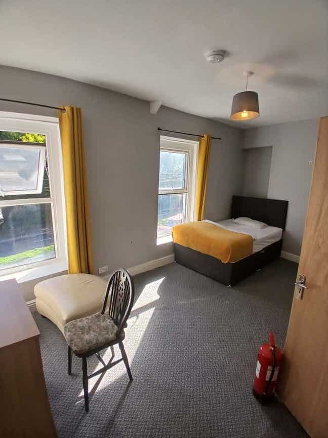 Single/ Double Room – Garden + Parking – Swansea Main Photo
