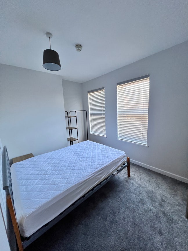 Furnished Double Room near City Centre Main Photo