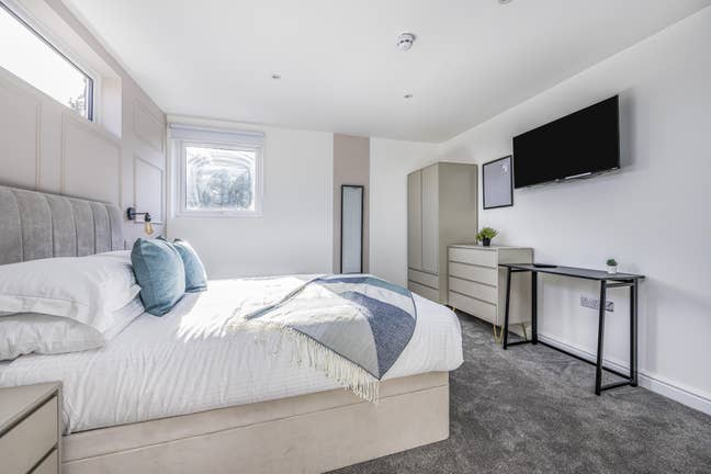 Spacious Ensuites-All Bills-8 Mins to Qa Main Photo