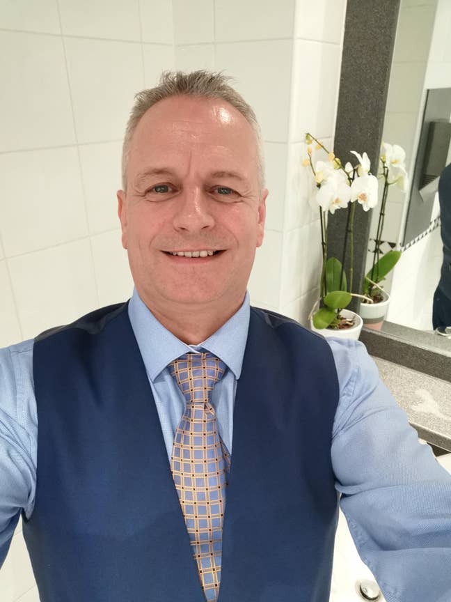 Professional Male seeks a single or double room Main Photo