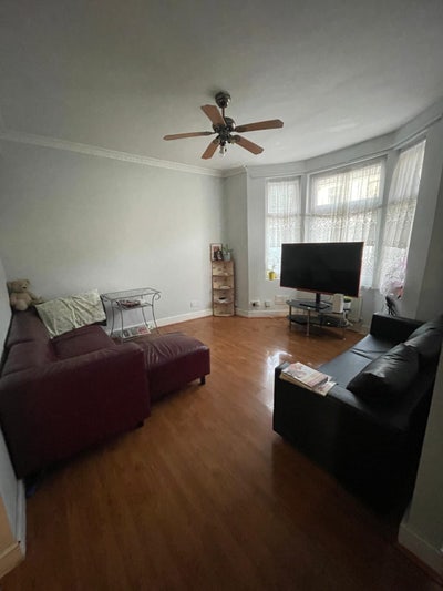 Double Room Available in Manor Park E12 - Veg Pref Main Photo