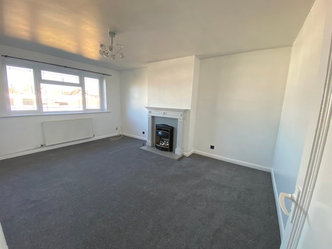 Bright & Spacious 2 Bed Flat Bellingham, Lewisham Main Photo