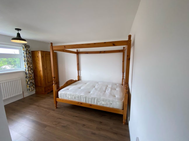 Double room, all bills included. Main Photo