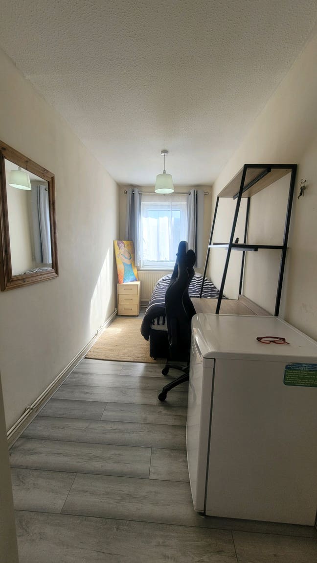 Bargain room ☺️ in Stoke Newington ( zone2) Main Photo