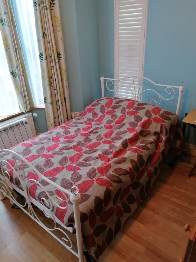 High Wycombe. Small double room Ensuite . Main Photo