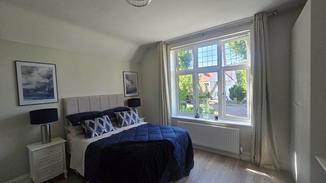 Large doube room in Calm environment  Main Photo