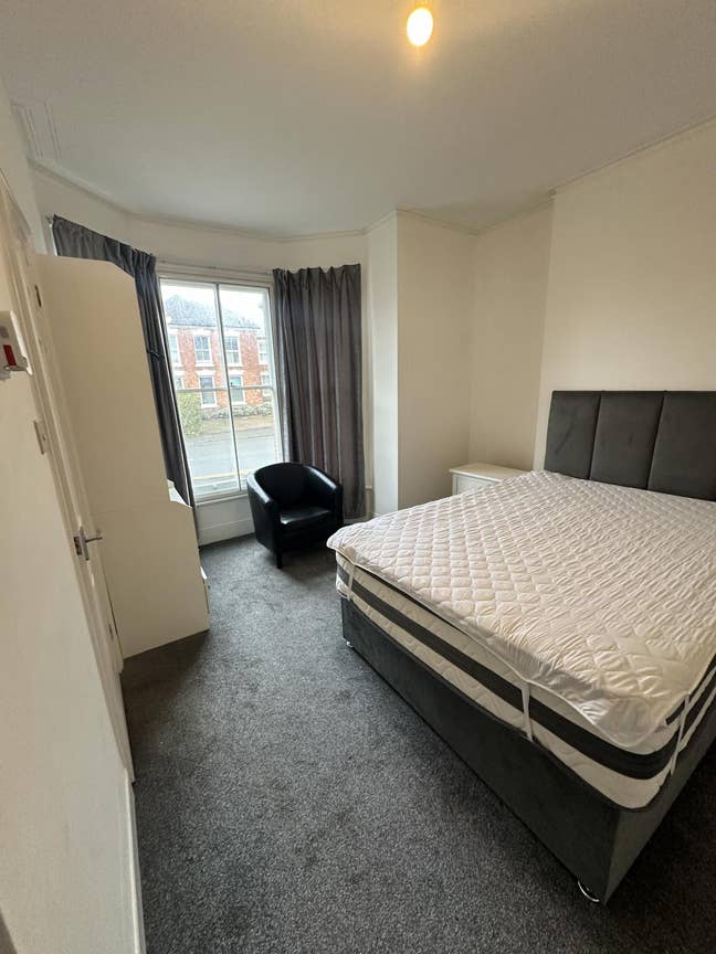 85 Bromyard Road Main Photo