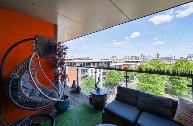 Top floor penthouse apartment sobow  Main Photo