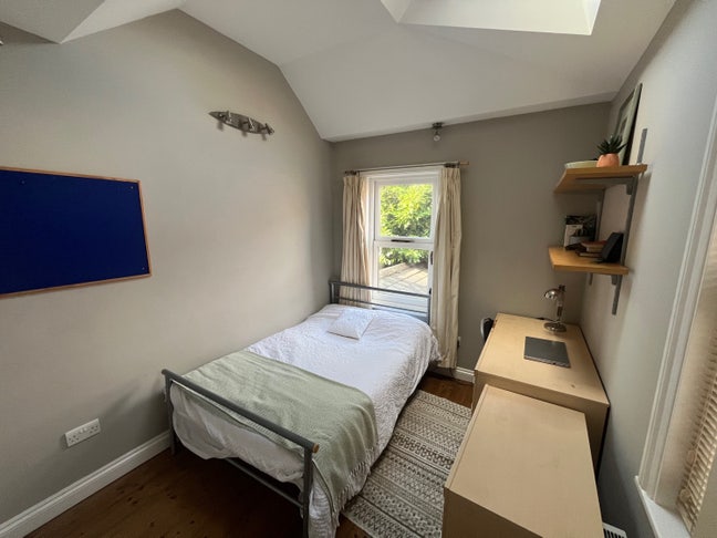 Double Bedroom Lenton £135 a week Bills Included  Main Photo