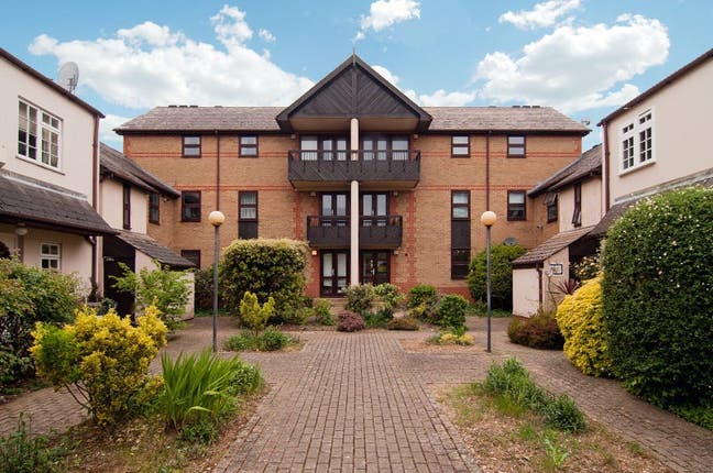 🏡 Welcome to Your New Home in Wimbledon (SW19) Main Photo