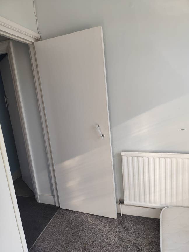 Spacious two rooms available to rent in Slough SL1 Main Photo