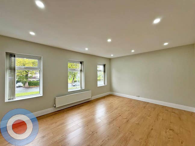 Two-Bedroom Apartment Available – £1,050 Pcm Main Photo