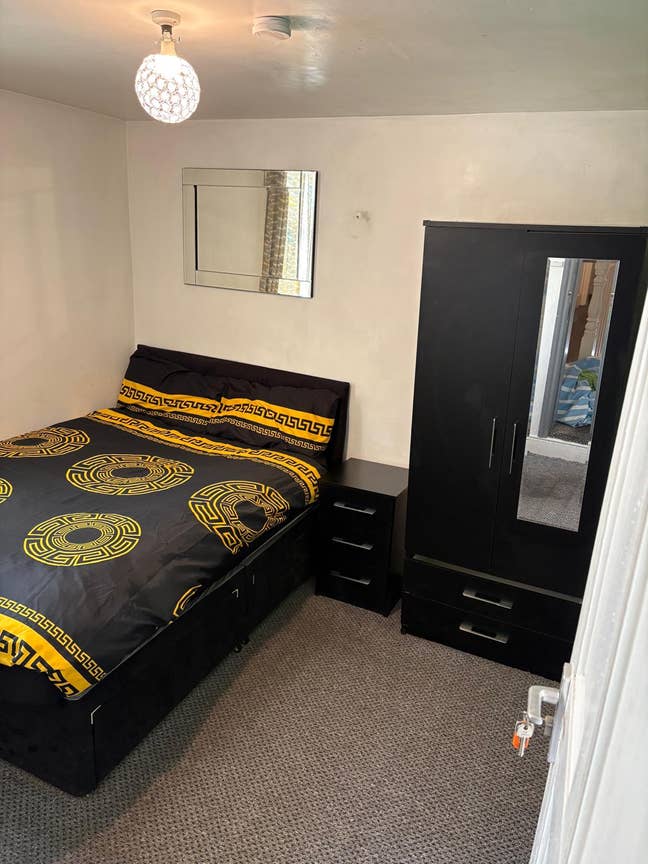 One Double room in 4-Bed House in Kensington  Main Photo