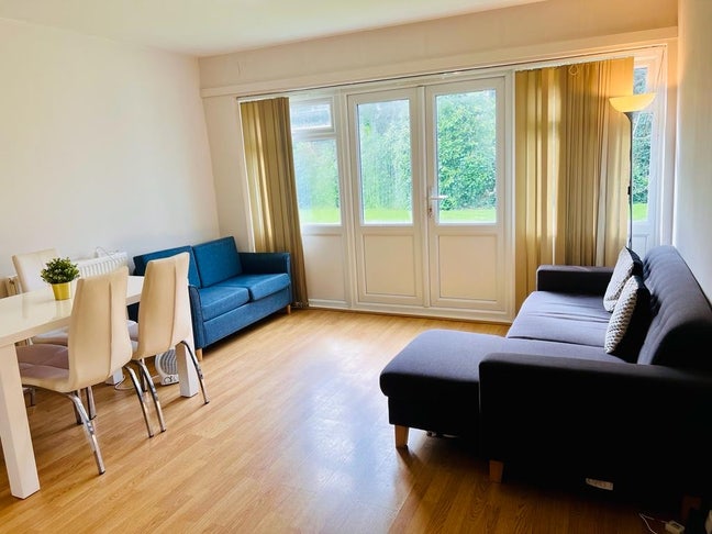 Double bed room Main Photo