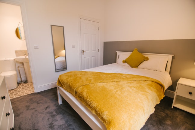 Awesome Ensuite Room - Mutley Main Photo