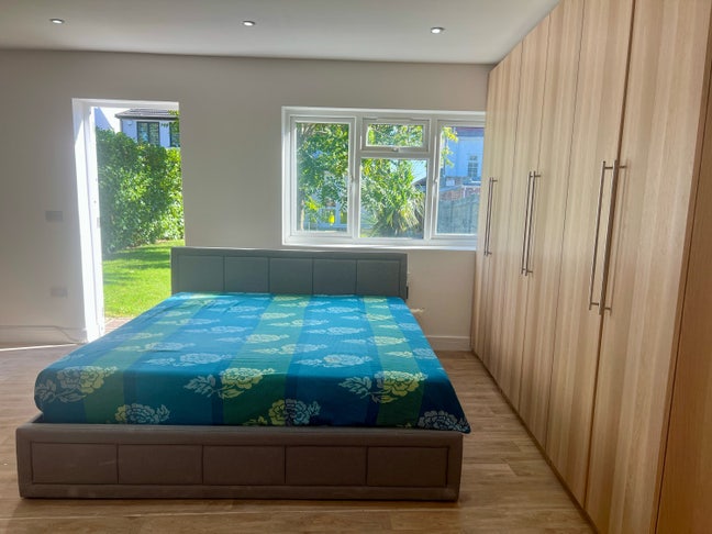 Modern Garden studio with private access Main Photo