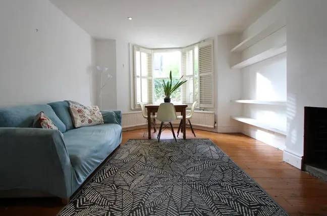Beautiful 2-Bed Flat with Garden Main Photo