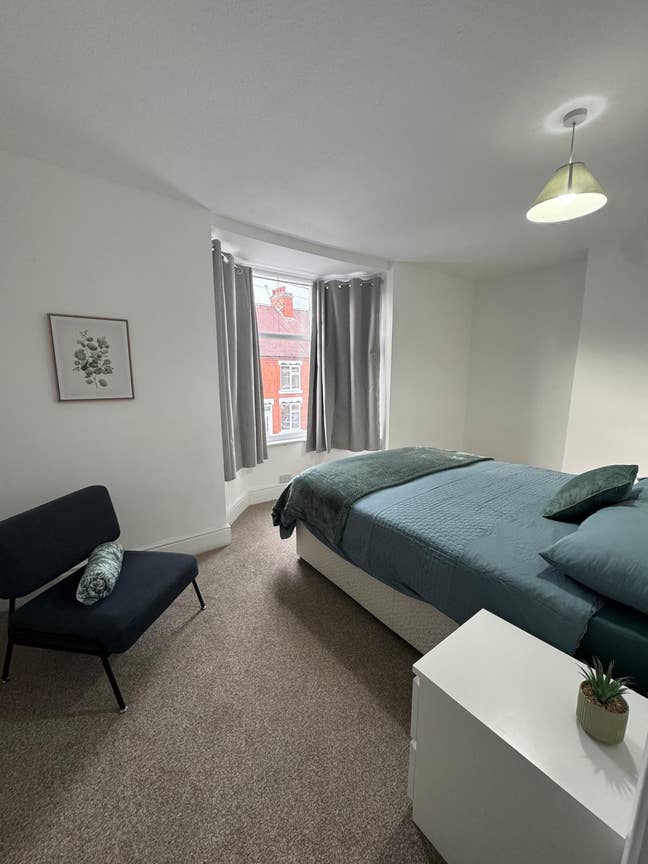 Newly Refursbished Double En-Suite Room Main Photo