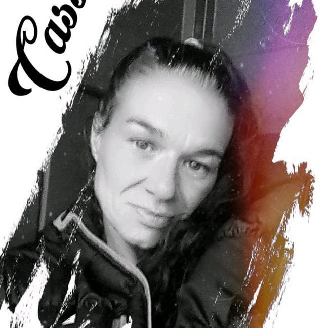 38 year old Female seeks a double room Main Photo
