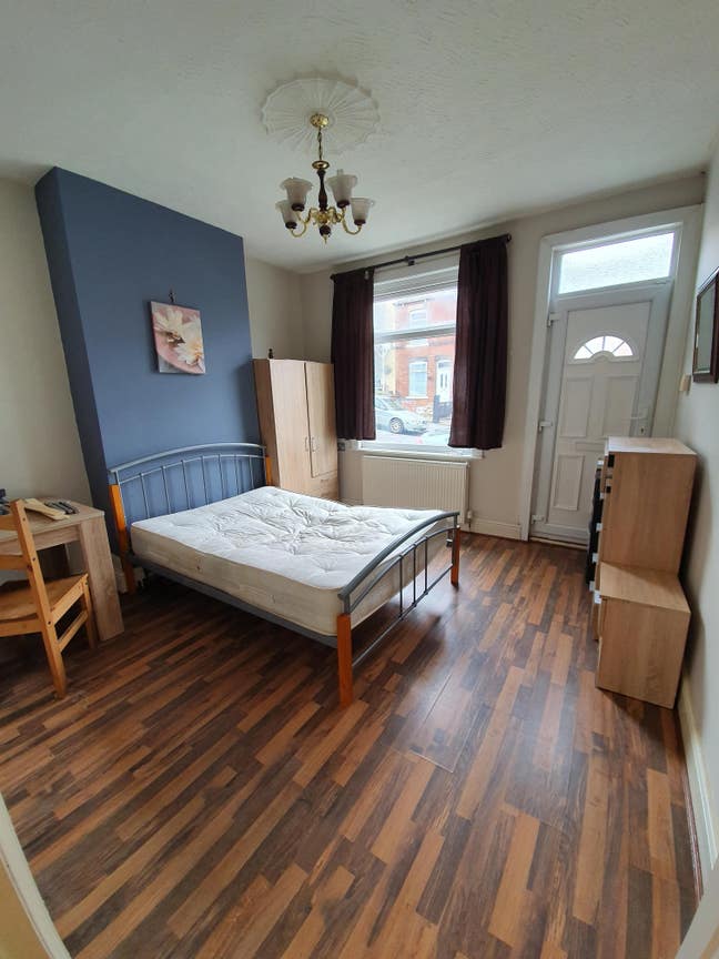 Room for Rent – Limpsfield, Sheffield S9 1BJ Main Photo