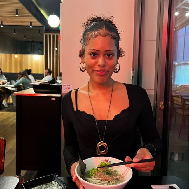 18-year-old looking for flatshare Main Photo