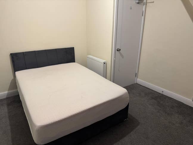 Double room  with WiFi to let   YO17 Main Photo