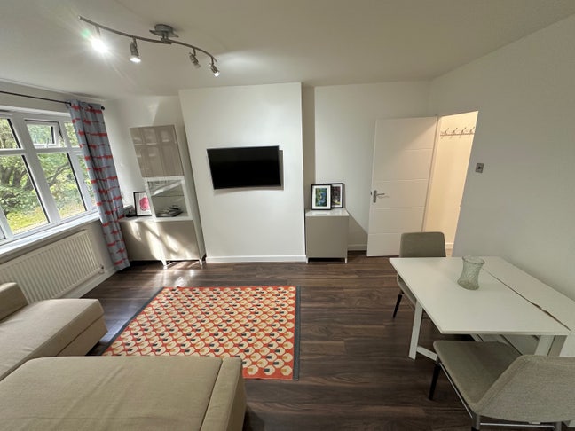 Newly refurbished-MOVE ASAP-1B1b-Battersea Main Photo