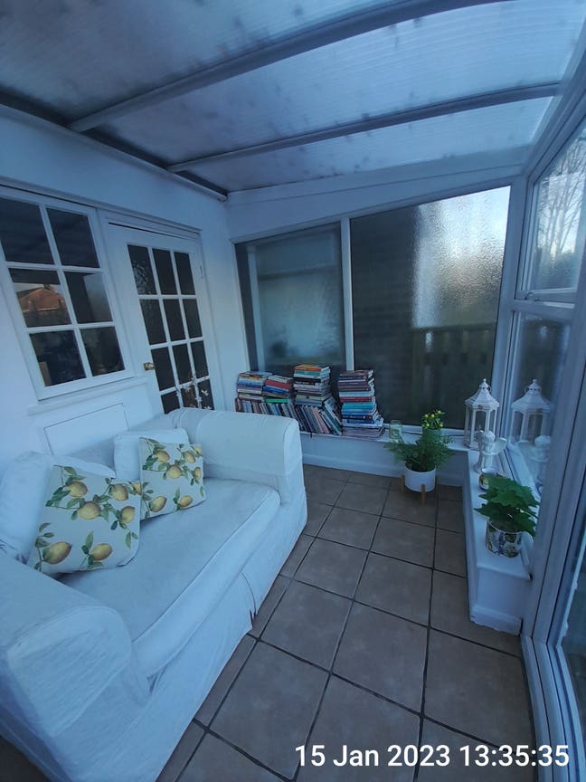 Room to let in pretty cottage Main Photo