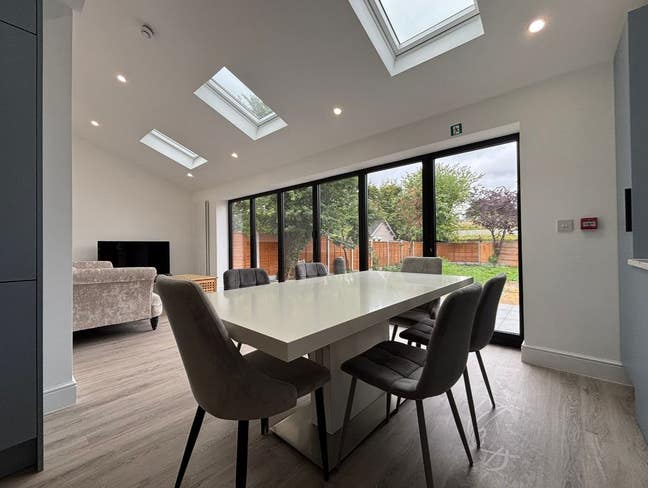 Brand New 6 Bed 6 Bath House on Sutherland Grove Main Photo