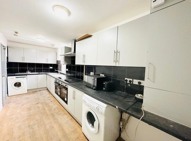 2 Ensuite Rooms – All Bills Included Main Photo