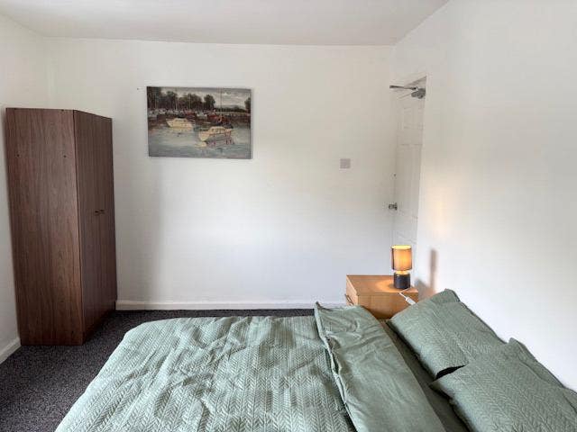 Large Double Room Available in Salford Main Photo