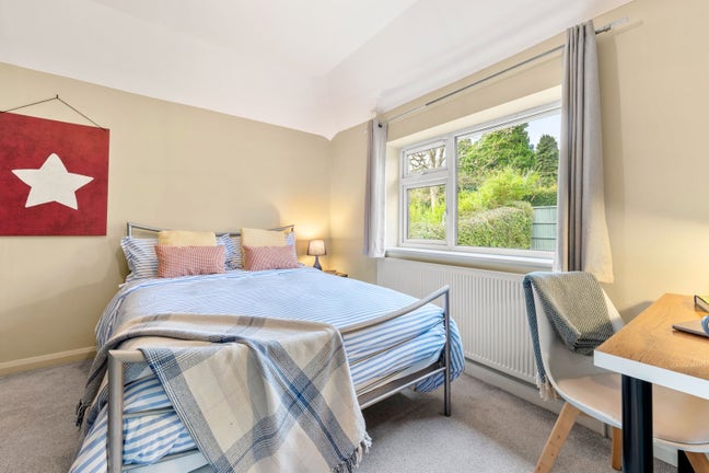Newly Decorated Double Room  - All Bills Included Main Photo