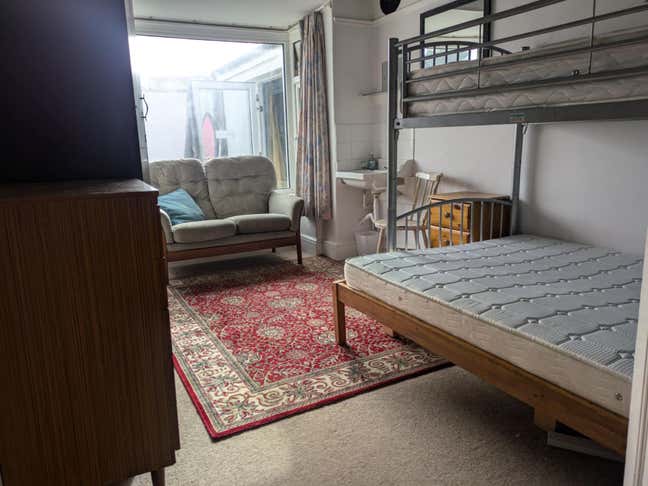 Double room looking onto Polzeath beach Main Photo