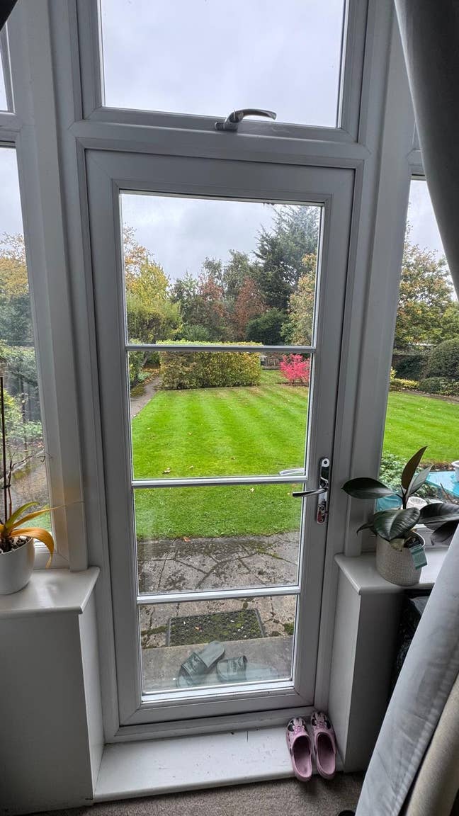 Studio - October - Direct Access to Garden  Main Photo