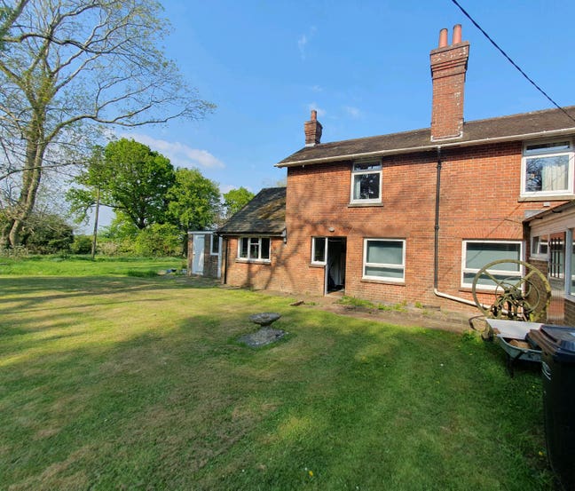 Double room in beautiful cottage  Main Photo