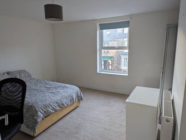 Room in house overlooking Bole Hill Main Photo