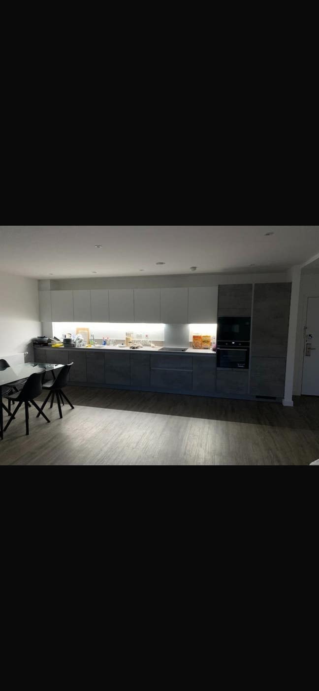 Modern room for rent Main Photo