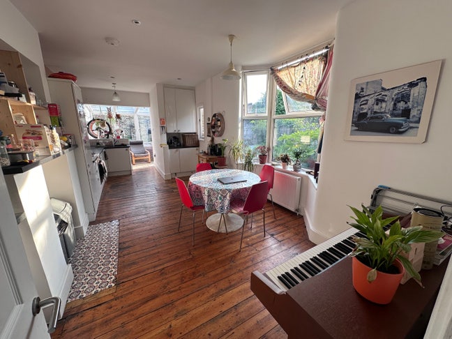 Double Room In Lovely House Share Main Photo