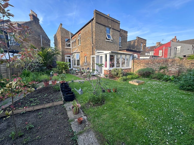 Double Room In Lovely House Share Main Photo