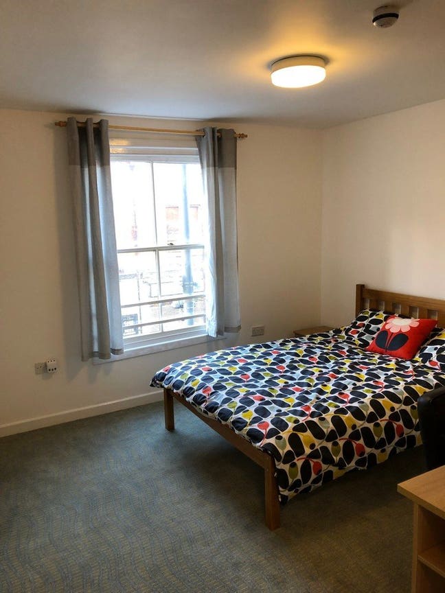Double bed ensuite room in Worcester city centre Main Photo