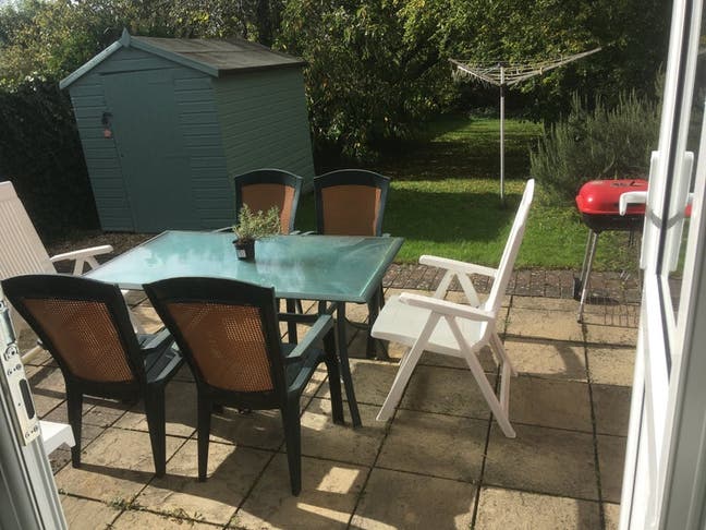  2 Double Ensuites in Sociable Professional House Main Photo