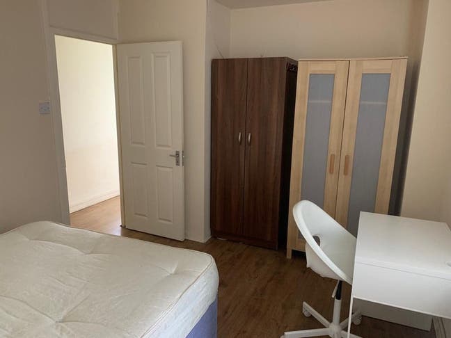 Double room in cosy flat Main Photo