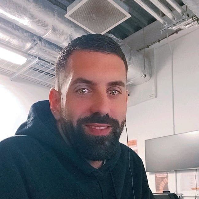 Professional Male seeks a double room Main Photo