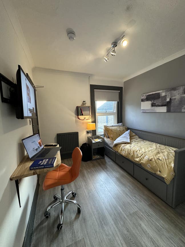 ***En-suite Room - House Share in Salisbury*** Main Photo