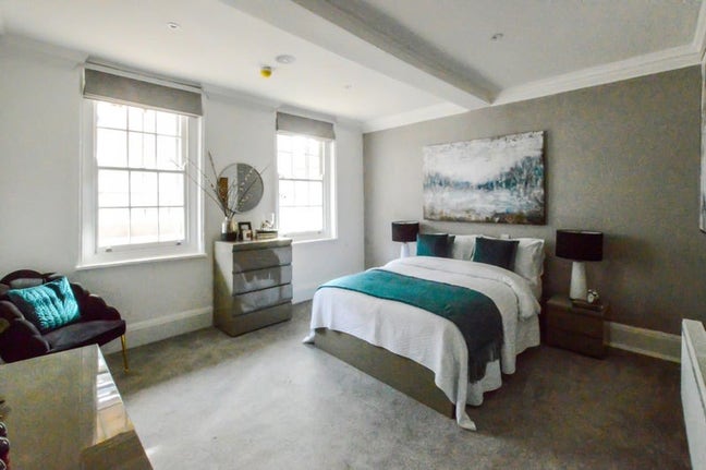 Bright, modern rooms  Main Photo