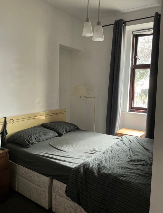 Looking for a flatmate Main Photo
